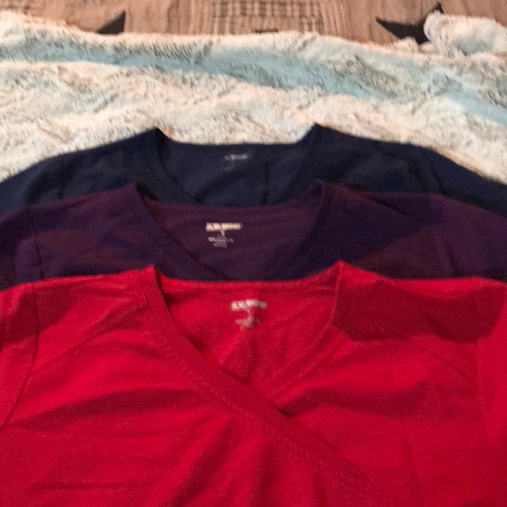 Scrub tops - Picture 2 of 3
